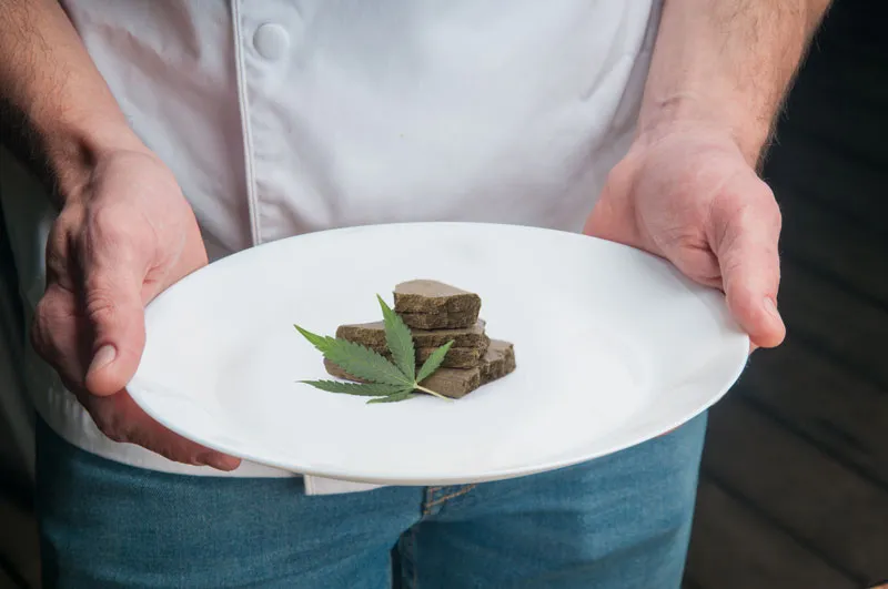 ‘bon appetit’ como dirían en Francia. ¡Disfruta tu hachís casero! 
